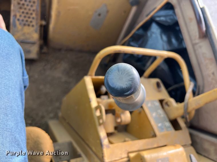 image for item DP0035 1989 Caterpillar 943  track loader