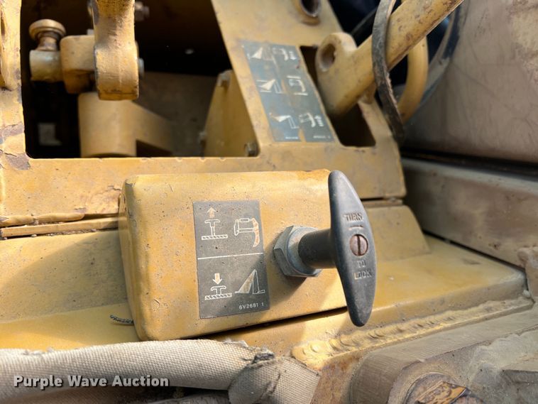 image for item DP0035 1989 Caterpillar 943  track loader