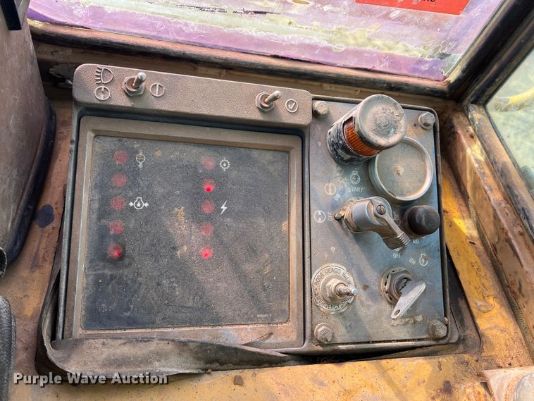 image for item DP0035 1989 Caterpillar 943  track loader