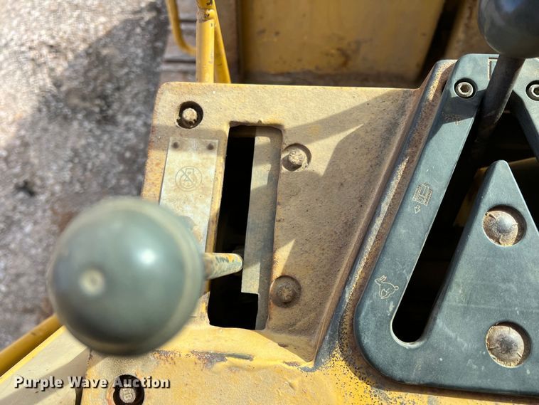 image for item DP0035 1989 Caterpillar 943  track loader