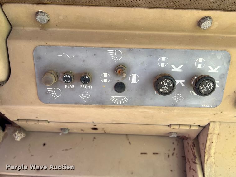 image for item DP0035 1989 Caterpillar 943  track loader