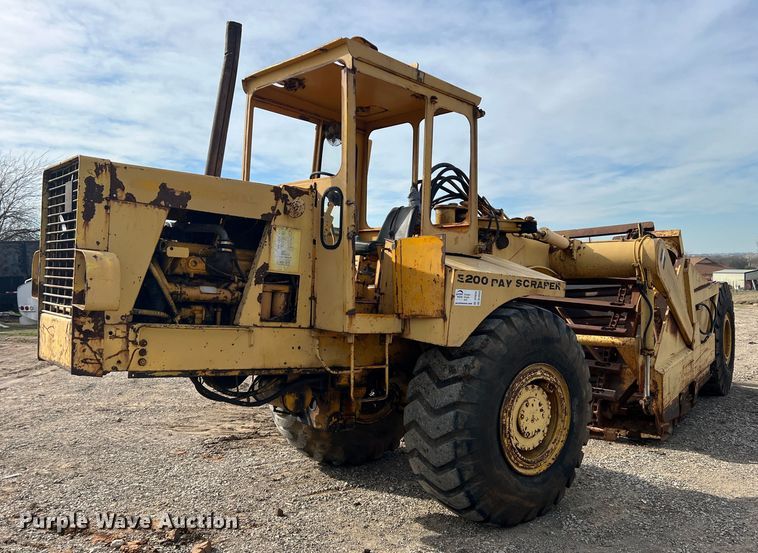 image for item DP0036 1971 International E200  elevating scraper