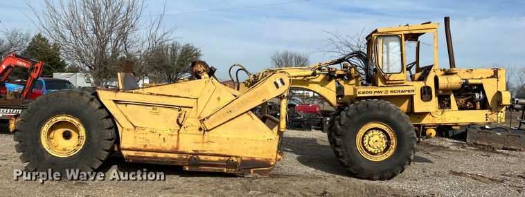 image for item DP0036 1971 International E200  elevating scraper