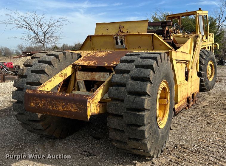 image for item DP0036 1971 International E200  elevating scraper