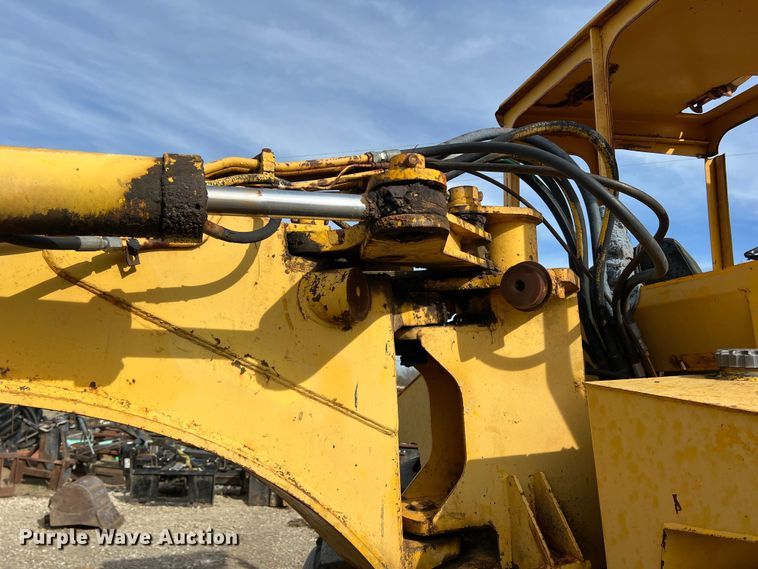 image for item DP0036 1971 International E200  elevating scraper