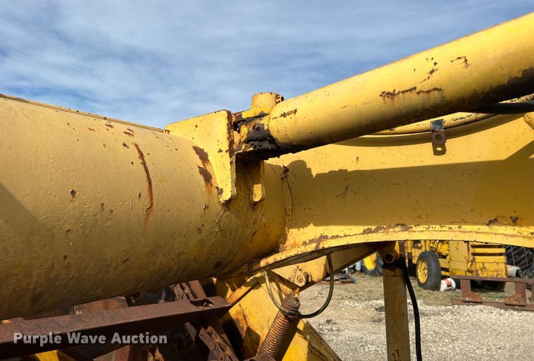 image for item DP0036 1971 International E200  elevating scraper