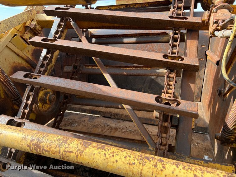 image for item DP0036 1971 International E200  elevating scraper