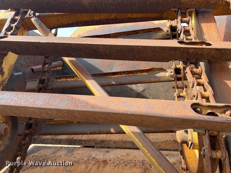 image for item DP0036 1971 International E200  elevating scraper