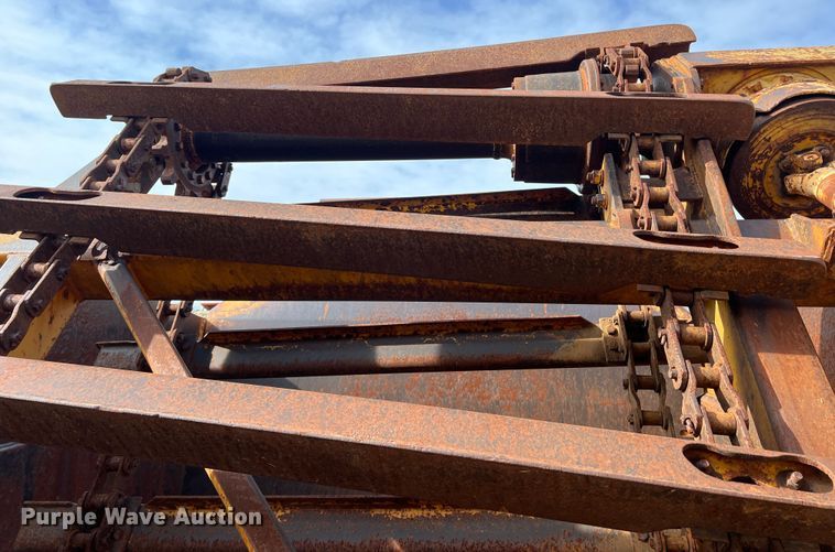 image for item DP0036 1971 International E200  elevating scraper