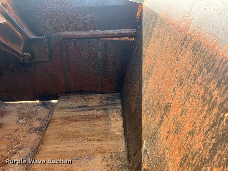 image for item DP0036 1971 International E200  elevating scraper