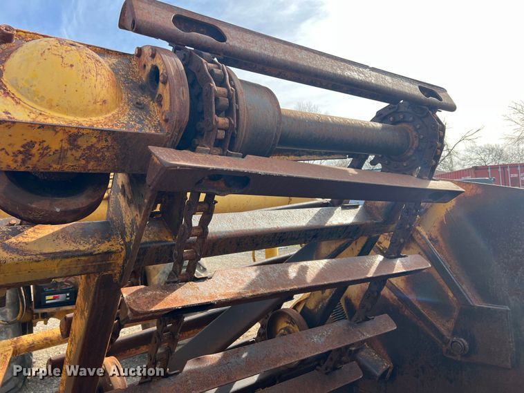 image for item DP0036 1971 International E200  elevating scraper