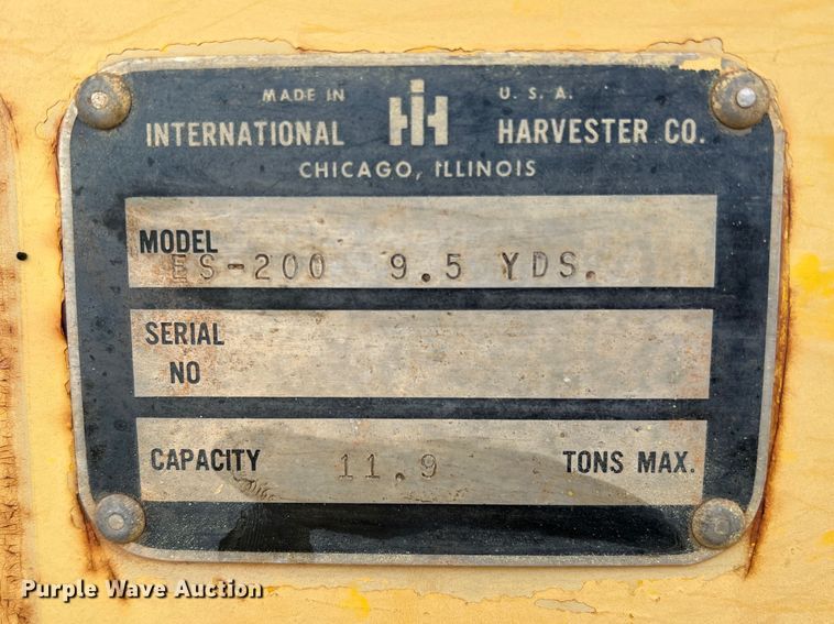 image for item DP0036 1971 International E200  elevating scraper