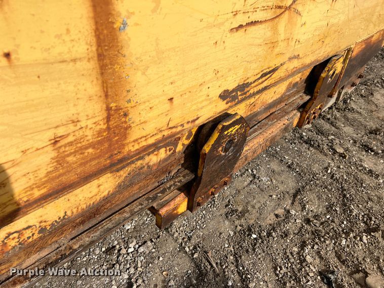 image for item DP0036 1971 International E200  elevating scraper