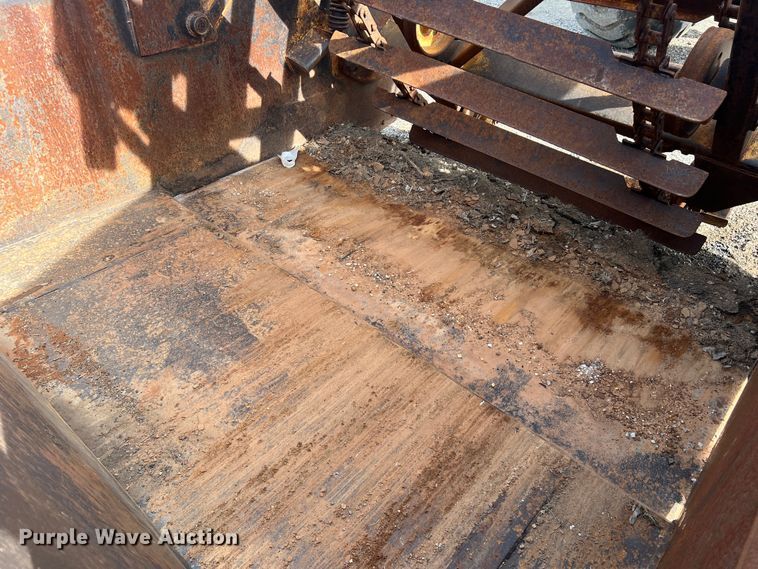 image for item DP0036 1971 International E200  elevating scraper