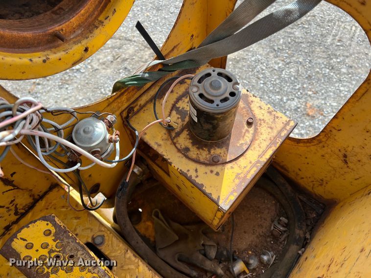 image for item DP0036 1971 International E200  elevating scraper