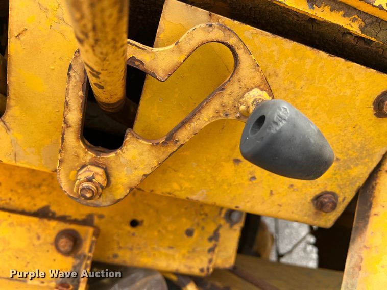 image for item DP0036 1971 International E200  elevating scraper