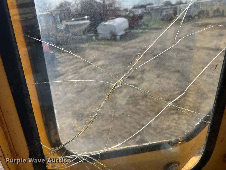 image for item DP0036 1971 International E200  elevating scraper