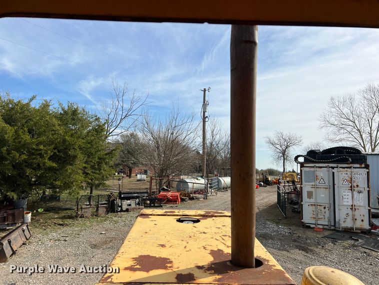 image for item DP0036 1971 International E200  elevating scraper