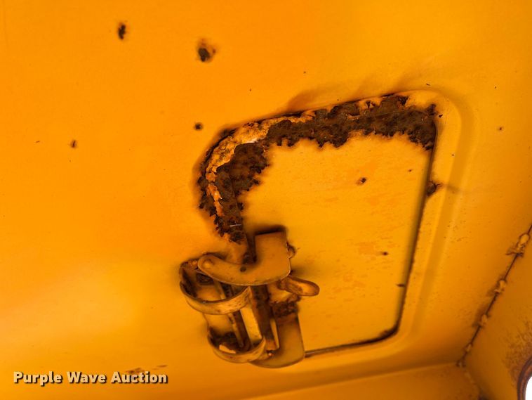 image for item DP0036 1971 International E200  elevating scraper