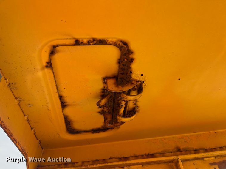 image for item DP0036 1971 International E200  elevating scraper