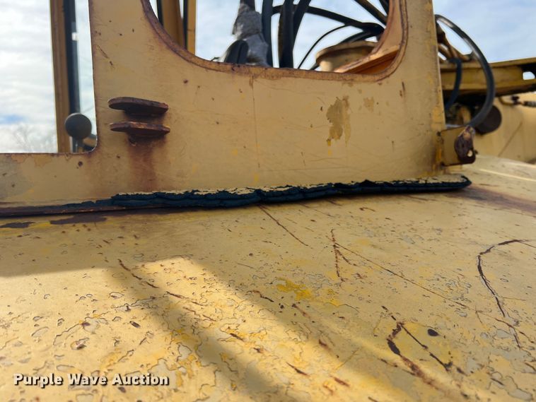 image for item DP0036 1971 International E200  elevating scraper