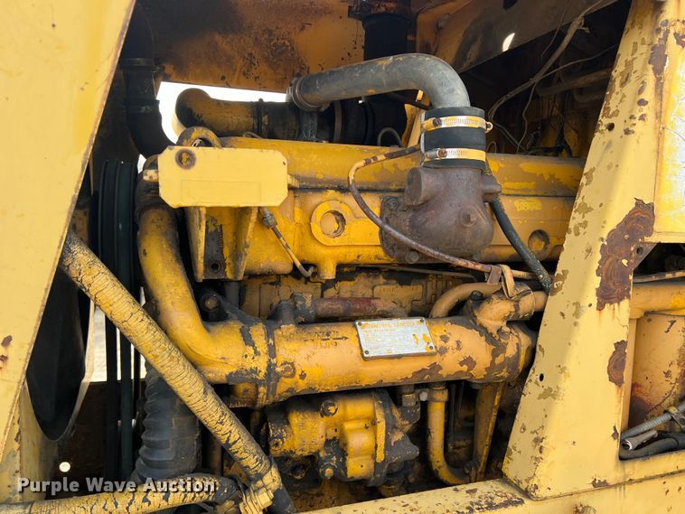 image for item DP0036 1971 International E200  elevating scraper