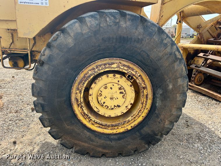 image for item DP0036 1971 International E200  elevating scraper