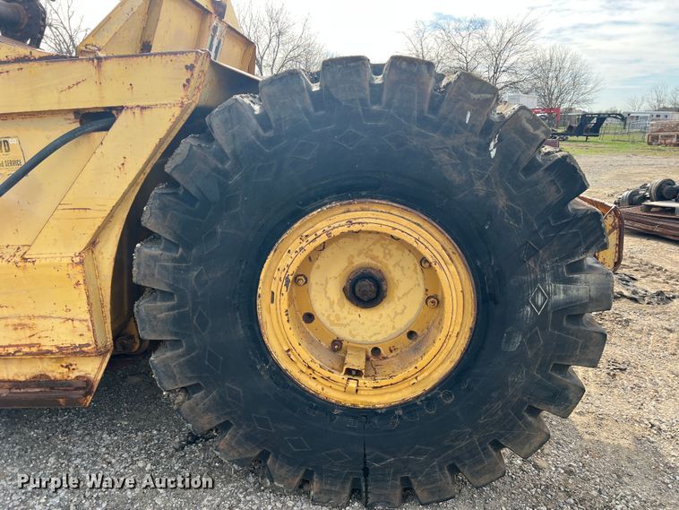 image for item DP0036 1971 International E200  elevating scraper