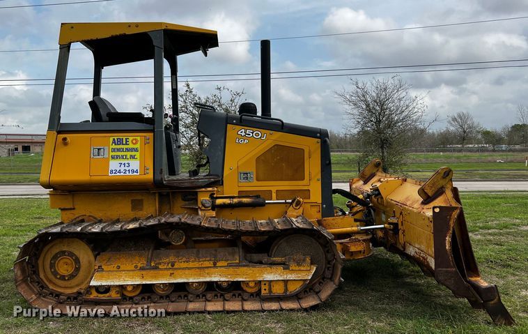 image for item DQ1997 2014 John Deere 450J LGP  dozer