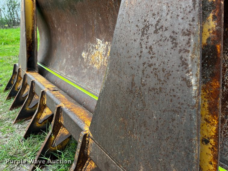 image for item DQ1997 2014 John Deere 450J LGP  dozer