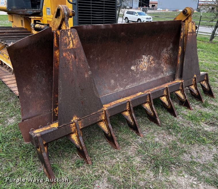 image for item DQ1997 2014 John Deere 450J LGP  dozer