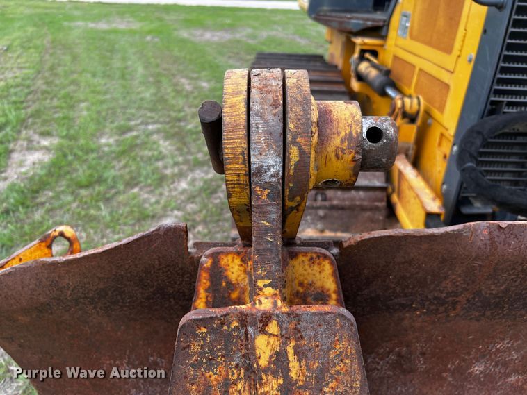 image for item DQ1997 2014 John Deere 450J LGP  dozer