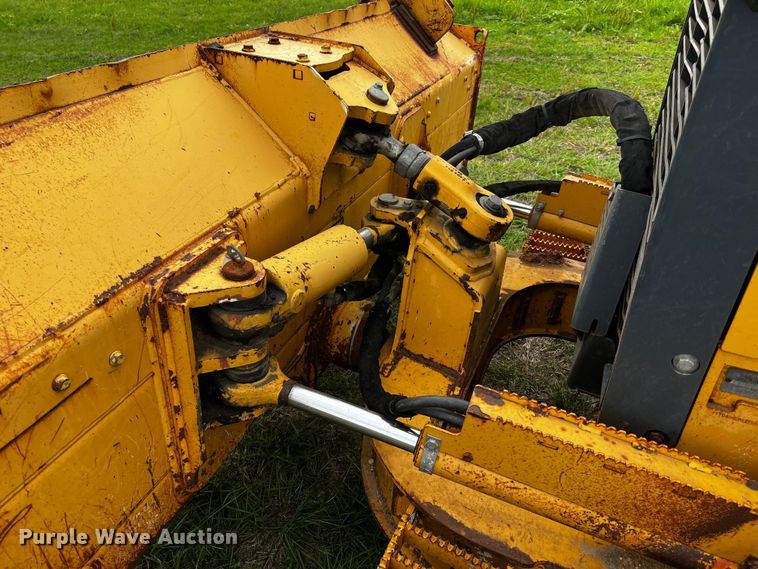 image for item DQ1997 2014 John Deere 450J LGP  dozer