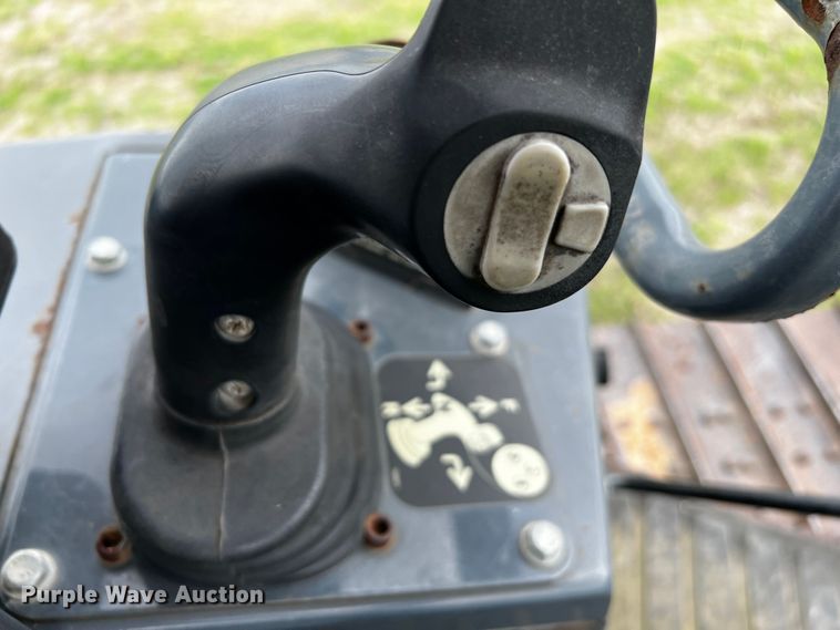 image for item DQ1997 2014 John Deere 450J LGP  dozer