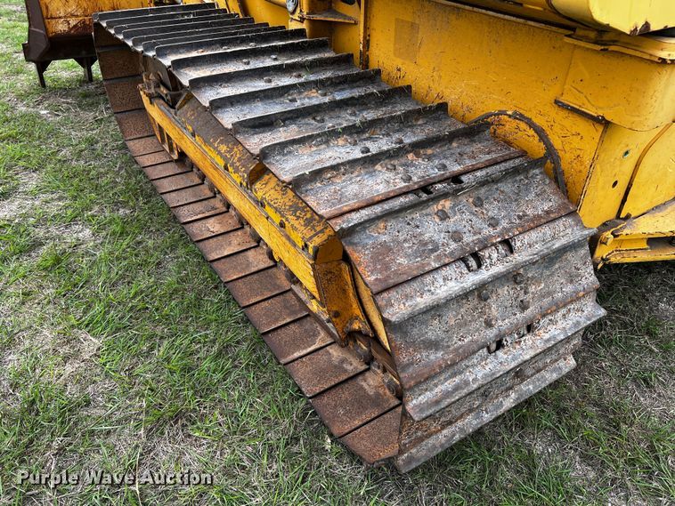 image for item DQ1997 2014 John Deere 450J LGP  dozer