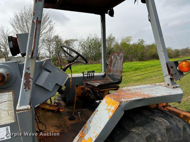 image for item DQ2003 Case  industrial tractor