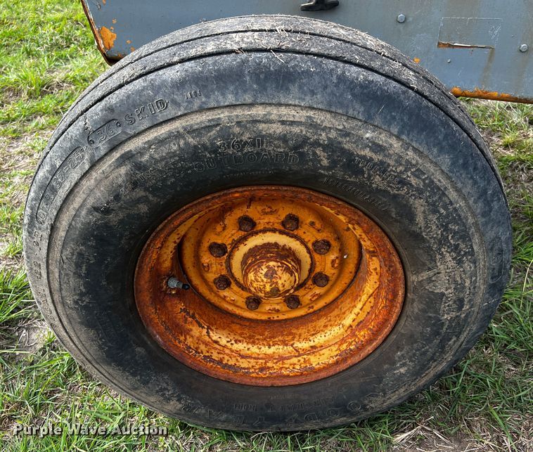 image for item DQ2003 Case  industrial tractor