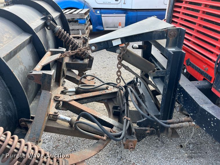 image for item DQ3990 1999 International 4900  dump truck