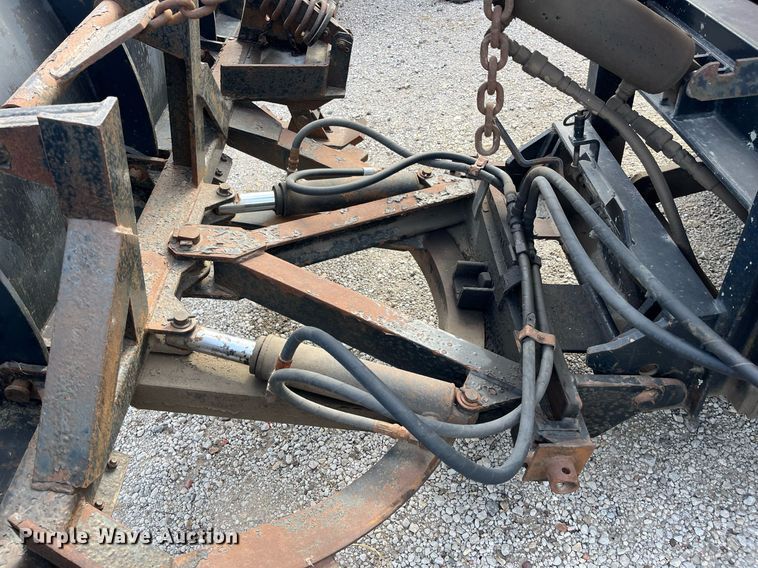 image for item DQ3990 1999 International 4900  dump truck