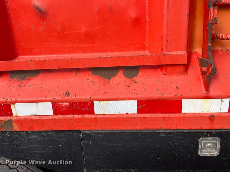 image for item DQ3990 1999 International 4900  dump truck