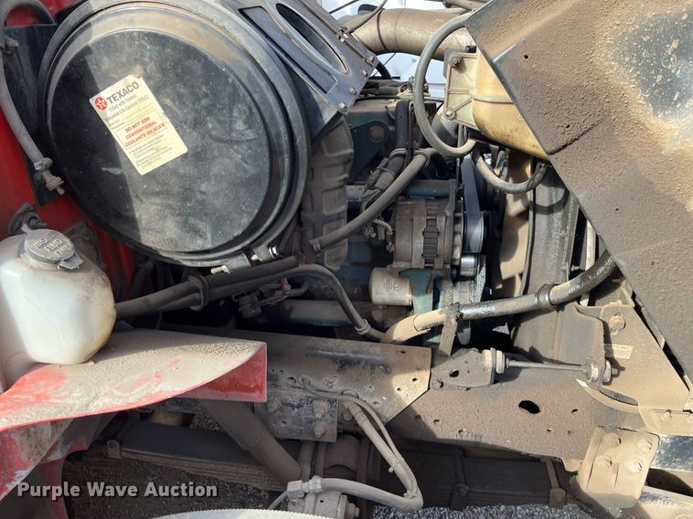 image for item DQ3990 1999 International 4900  dump truck