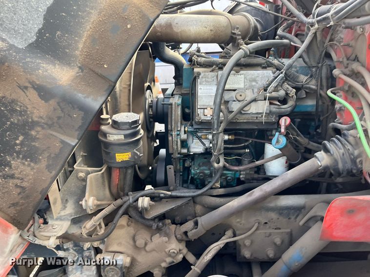 image for item DQ3990 1999 International 4900  dump truck