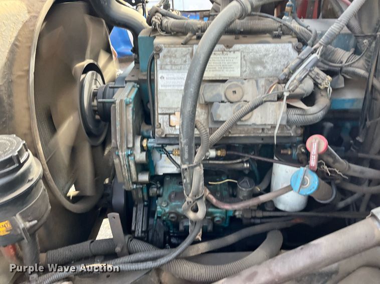 image for item DQ3990 1999 International 4900  dump truck