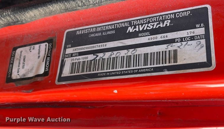 image for item DQ3990 1999 International 4900  dump truck