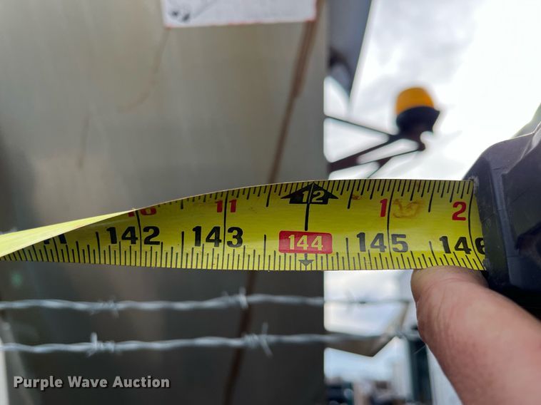 image for item DQ3990 1999 International 4900  dump truck