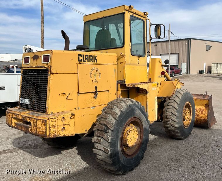 image for item DQ3991 1986 Clark 35GMC  wheel loader