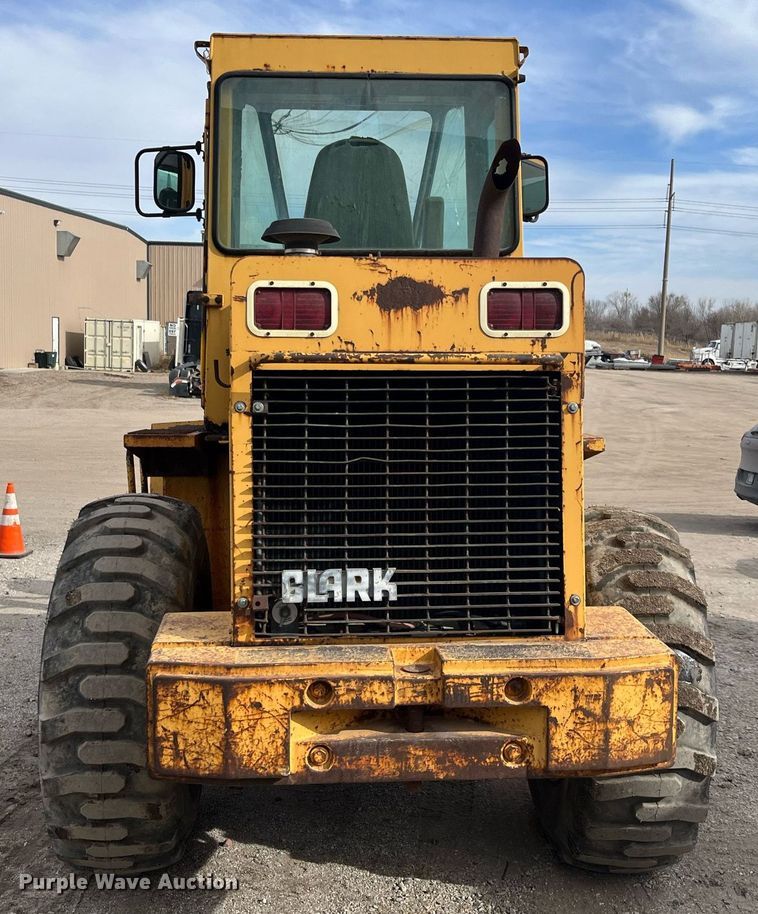 image for item DQ3991 1986 Clark 35GMC  wheel loader
