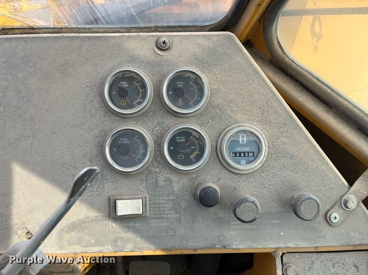 image for item DQ3991 1986 Clark 35GMC  wheel loader