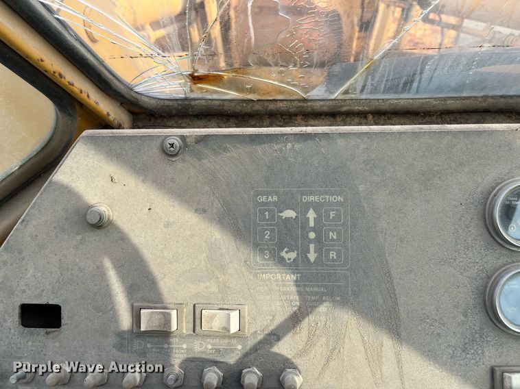 image for item DQ3991 1986 Clark 35GMC  wheel loader