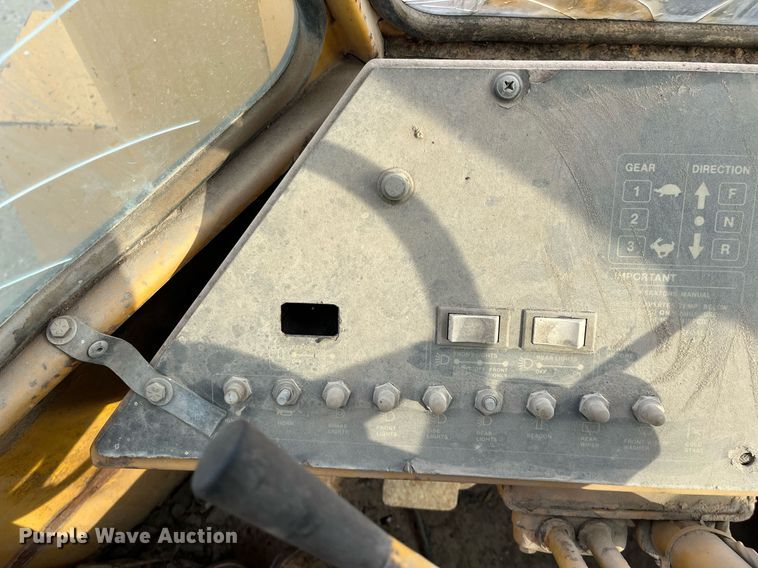 image for item DQ3991 1986 Clark 35GMC  wheel loader